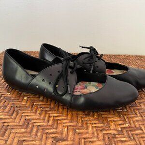Born Black Leather Ballet Flats with a tie closure Size 8